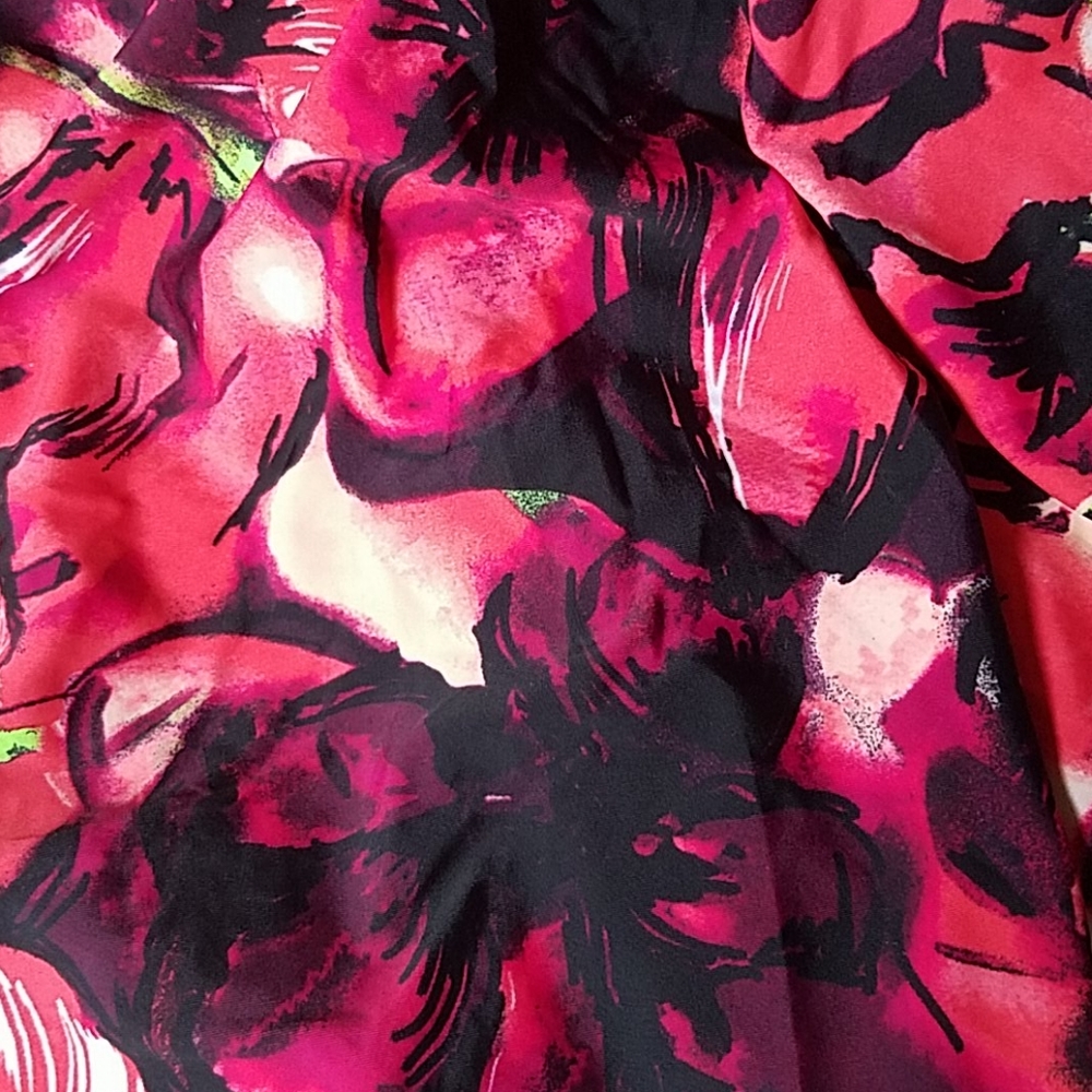 Liz Lange lge maternity swim top. - Picture 6 of 7